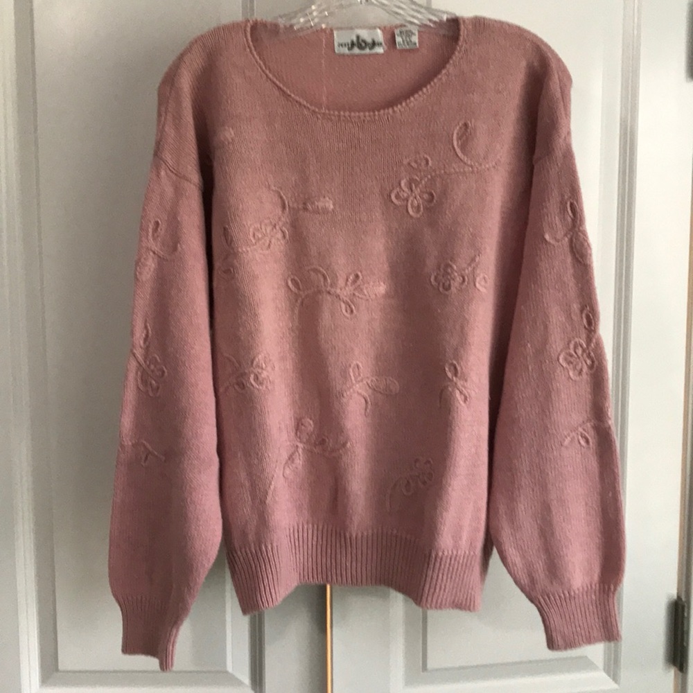 Sweater. Pink with long sleeves